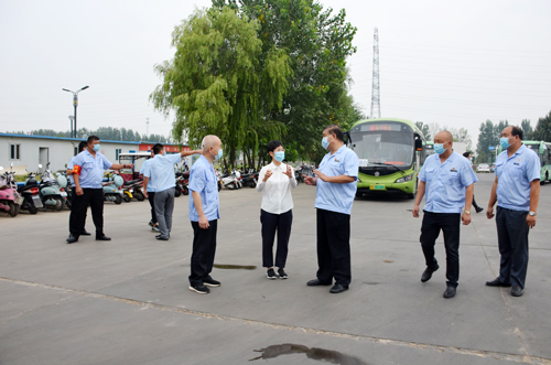 市委常委、宣傳部部長王飛到我公司 督查全國文明城市建設(shè)提升工作