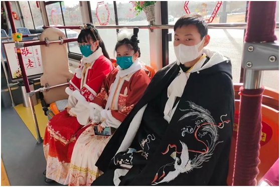 老家河南 心的春運(yùn)︱熟悉的春節(jié)里！ 看洛陽公交人的過年儀式感 