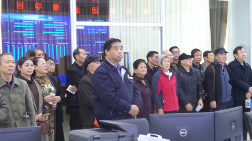 老干部們都說“集團真暖心，做公交人真自豪！”